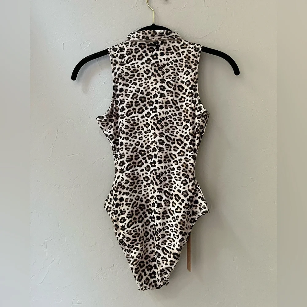SKIMS SWIM ZIP FRONT SLEEVELESS ONE PIECE SWIMSUIT CHAMPAGNE LEOPARD PRINT XXS - Picture 2 of 7